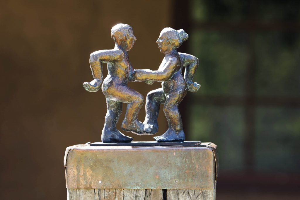 sculptures in the garden rosby mudgee dancing